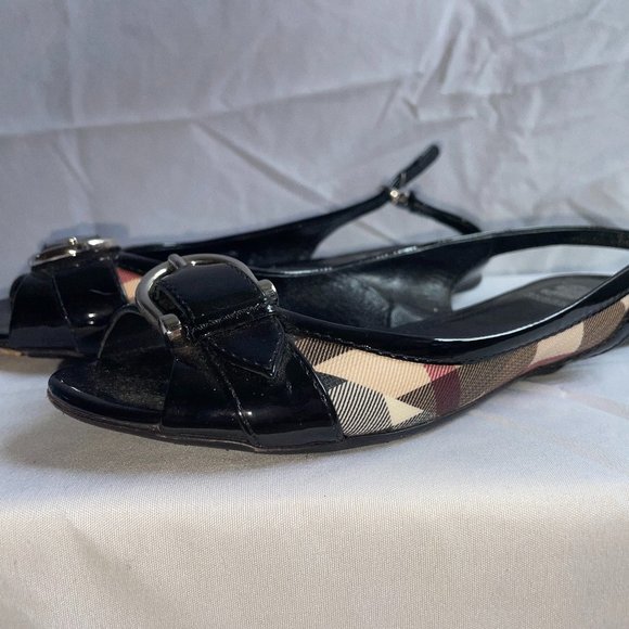 Burberry Shoes - Picture 1 of 3